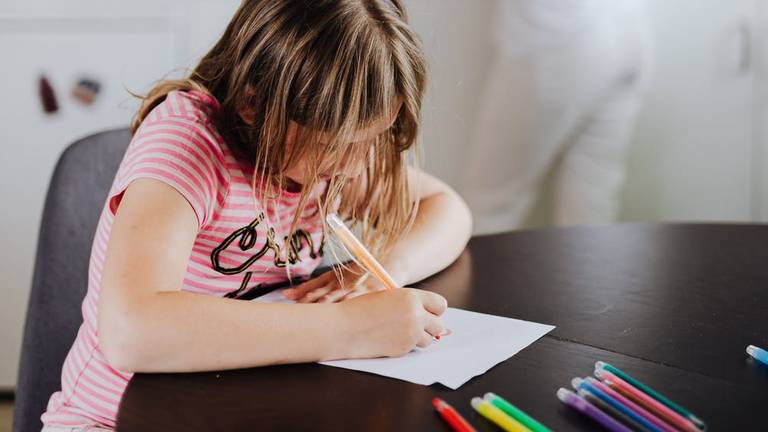 Kinderen mogen op maandag thuisblijven als een docent in het weekend ziek blijkt (foto: Pexels).