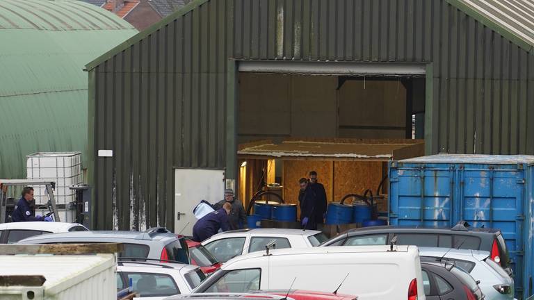 Het lab wordt ontmanteld (foto: Jeroen Stuve/SQ Vision).