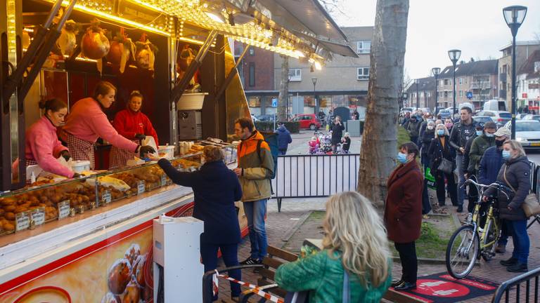 Drukte op het Trudoplein in Eindhoven. Foto: Arno van der Linden/SQ Vision