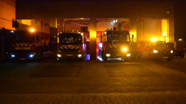 De brandweer van Schijndel geeft een lichtshow.