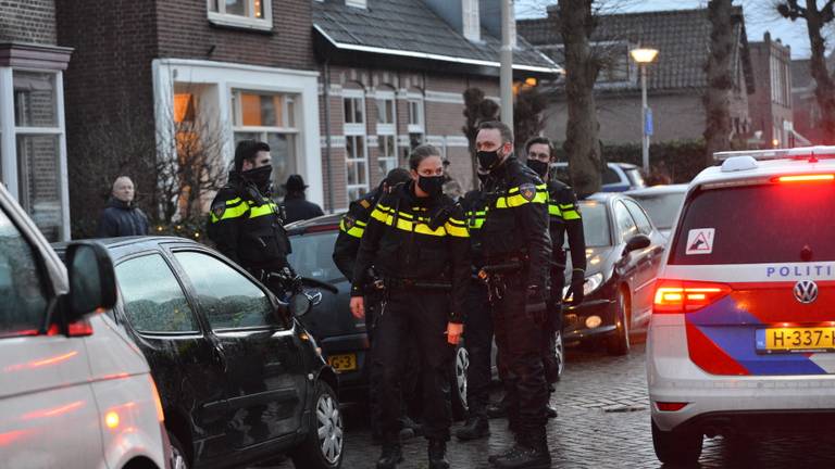 Veel agenten ter plekke (foto: Perry Roovers/SQ Vision).