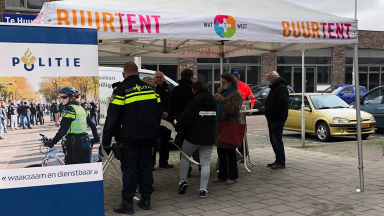 De Buurtent staat op het Paletplein in Tilburg.