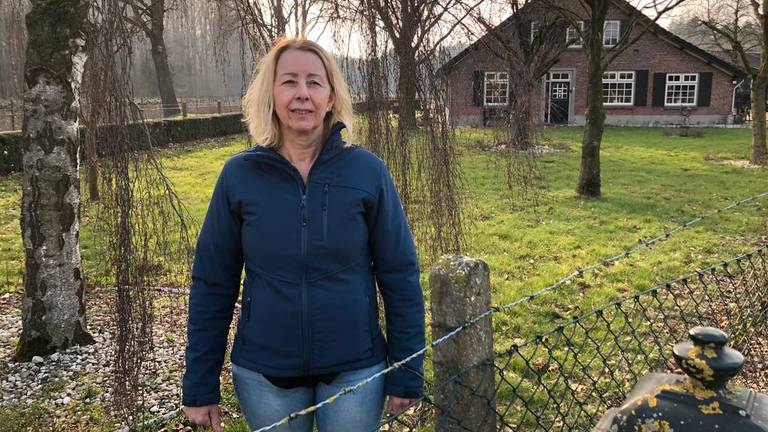 Bezwaarmaker Corine van Hout verliest haar boerderij door de omleiding (Foto: Alice van der Plas)