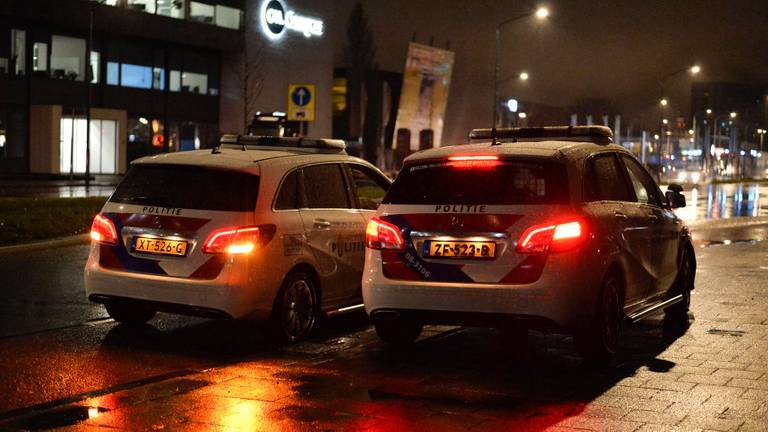 De politie deed onderzoek bij de Kleine Krogt in Breda (achieffoto: Perry Roovers/SQ Vision).