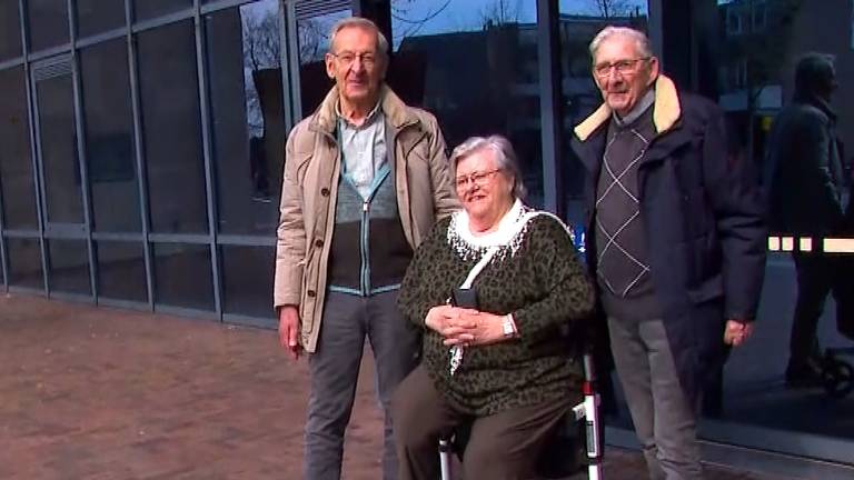 Deze bewoners zeggen al tijden bang te zijn voor de man (foto: Rene van Hoof).