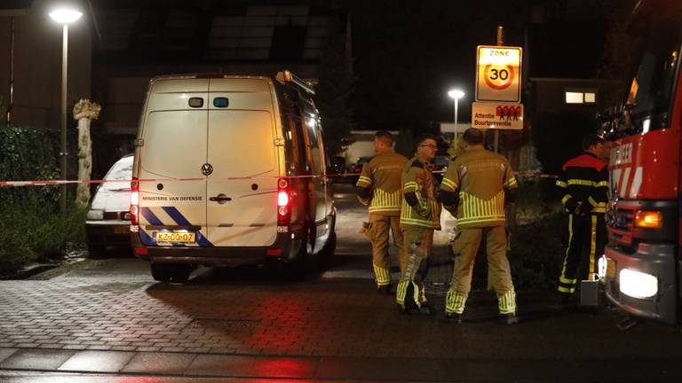 De EOD kwam onderzoek doen (foto: Chirstian Traets/SQ Vision). 