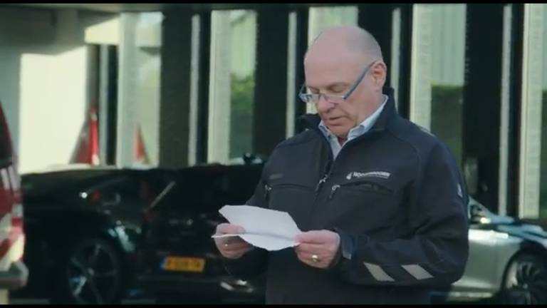 Directeur Dick Hoogendoorn hield een toespraak (beeld: Hoogendoorn/Facebook).