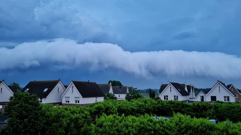 Noodweer Trekt Over Brabant Hoosbuien En Onweer Zorgen Voor Wateroverlast Omroep Brabant