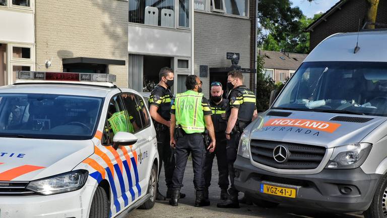 De bewoner kon net op tijd de deur dicht doen (foto: Toby de Kort / SQ Vison).