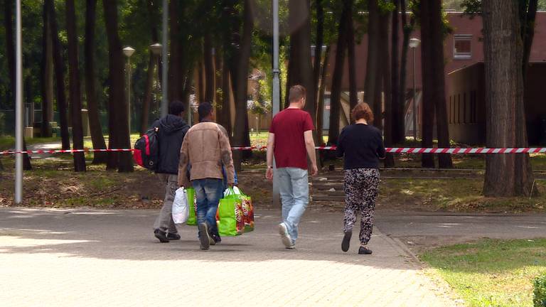 Het asielzoekerscentrum in Overloon, waar binnenkort statushouders komen te wonen. 