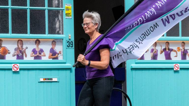 Kiek Boelaars voor haar sportschool (Foto: Anke Gielen).