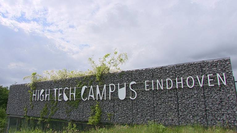 De toegangspassen van duizenden werknemers op de High Tech Campus zijn gehackt (foto: Omroep Brabant)