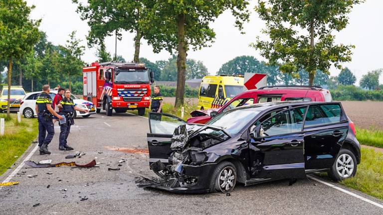 zwaargewonden bij frontale aanrijding in mierlo omroep brabant