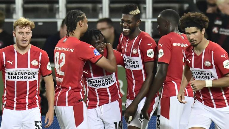 PSV viert de goal van Bruma (foto: ANP).