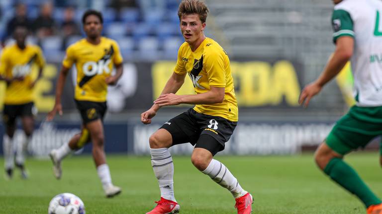 Boris van Schuppen in actie namens NAC (Foto: OrangePictures)