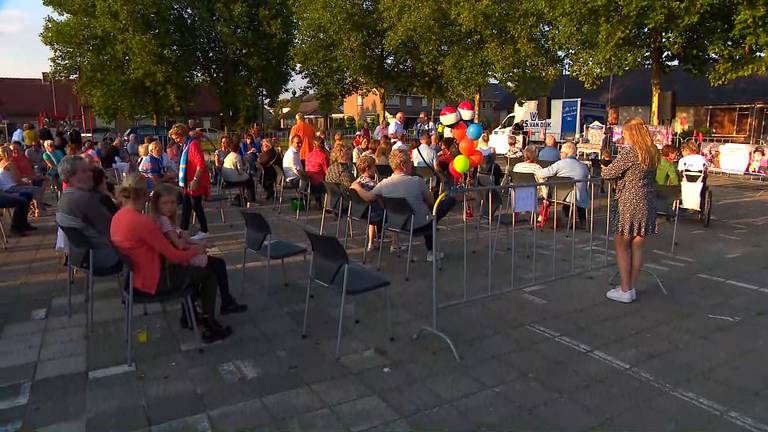 'Gouden' Sanne Voets gehuldigd in Berghem met Osje van Verdienste