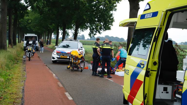 Man op brommer zwaargewond na val in Wanroij