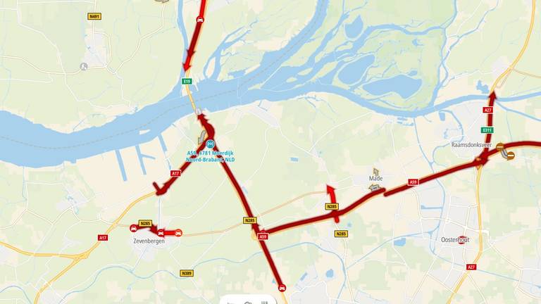 Enorme files in West-Brabant door ongeluk voor Moerdijkbrug