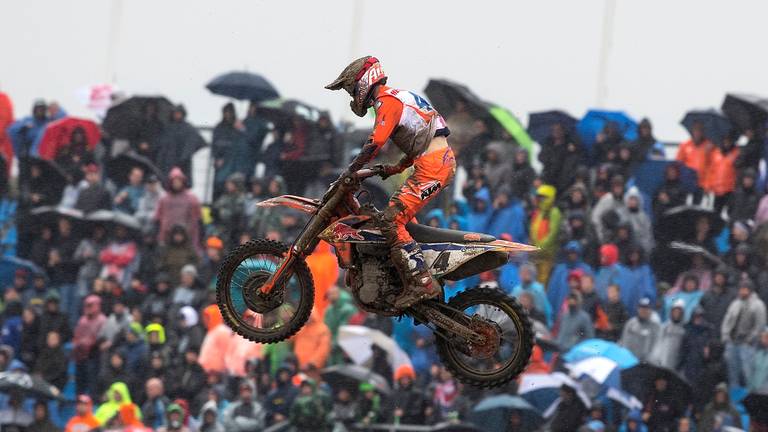 Jeffrey Herlings bij de laatste, kletsnatte MX of Nations in Assen (foto: KTM Images/Ray Archer).