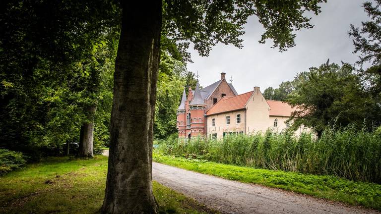 Wie een bouwkavel wil kopen op het Land van Ooit moet diepe zakken hebben