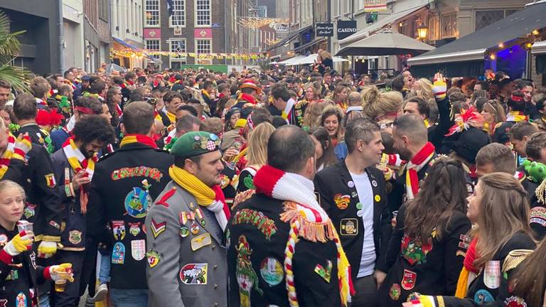 Carnavalsvierders tijdens 11/11 in Den Bosch (foto: Jan Peels).