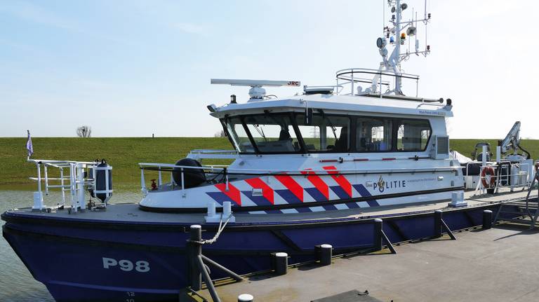 Een boot van de politie te water. (Archieffoto: ANPVidiphoto)