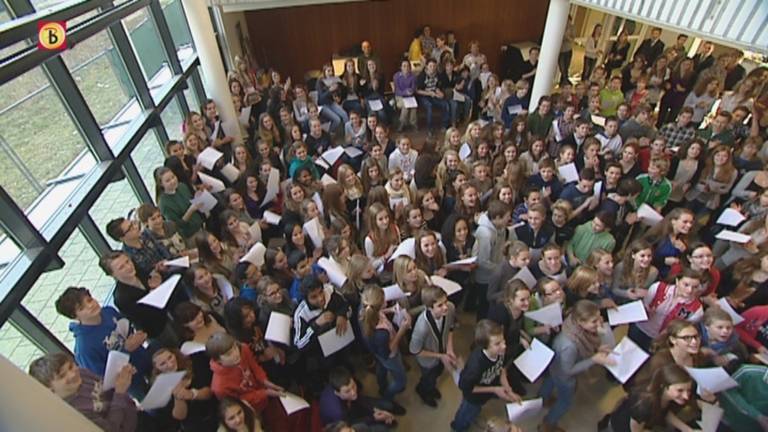 Nederlandse Birdy toegezongen op school