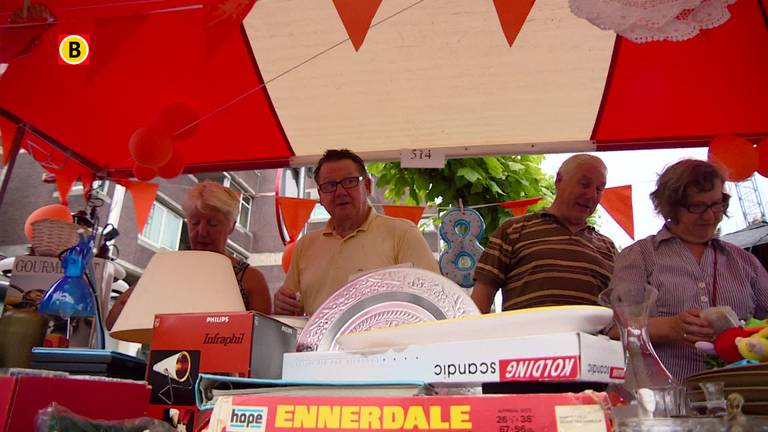 Traditionele Meimarkt in centrum van Tilburg