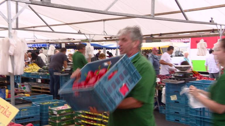 Groenten en fruit goedkoop door Russische boycot; Brabantse consumenten slaan hun slag