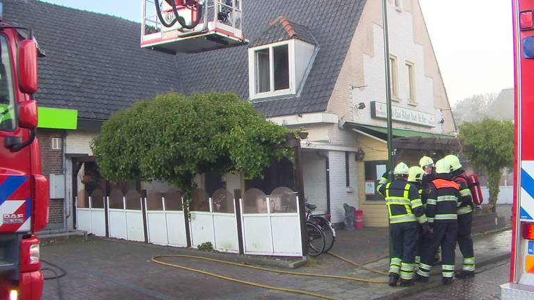 Veel schade in Café De Ster in Hoogeloon na brand op eerste kerstdag