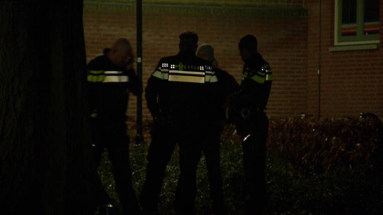 Man zwaargewond na val van balkon in Breda