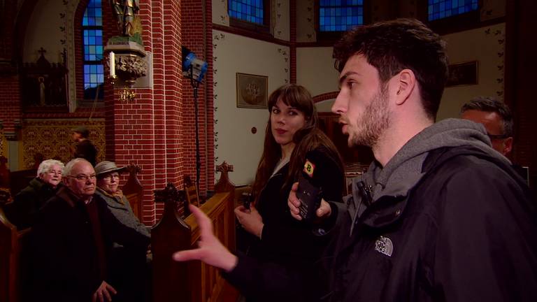 Geen Pasen maar kerst in Kerk De Mortel. Opnames voor film ‘Het goeie leven’ in volle gang