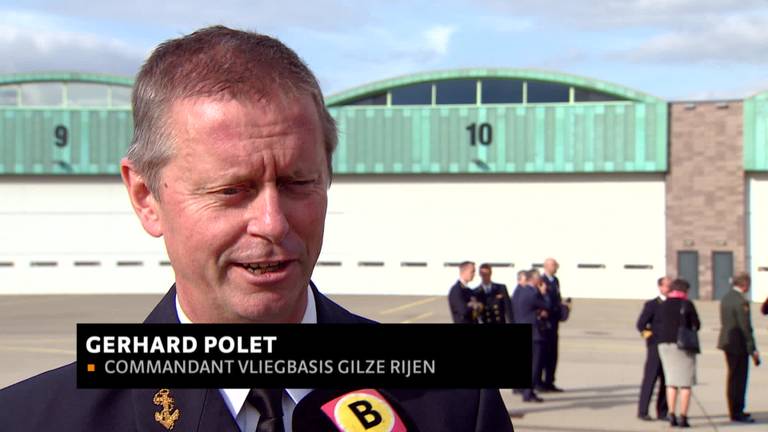 Fly-by voor nieuwe commandant Gerhard Polet van vliegbasis Gilze-Rijen