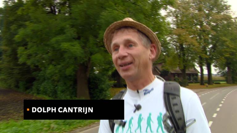 Grenswandelaar Dolph Cantrijn uit Tilburg finisht na voetreis in tachtig dagen langs Nederlandse landsgrenzen