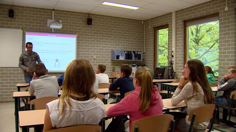 Leerling-stewards gaan surveilleren op Mill-Hillcollege in Goirle