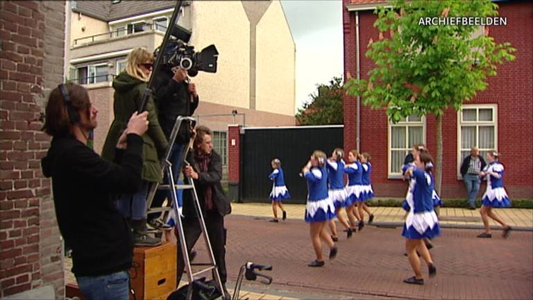Twirlen en dansen tijdens Brabants Kampioenschap Majorette in Waalwijk