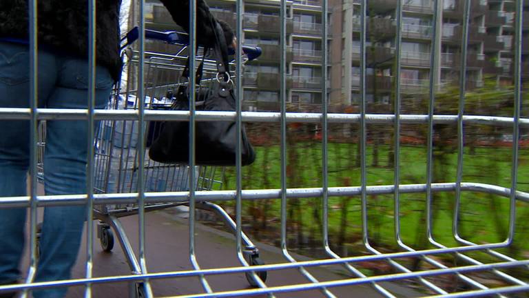 Waar zijn de vermiste winkelwagentjes van de Plus-supermarkt in Helmond?