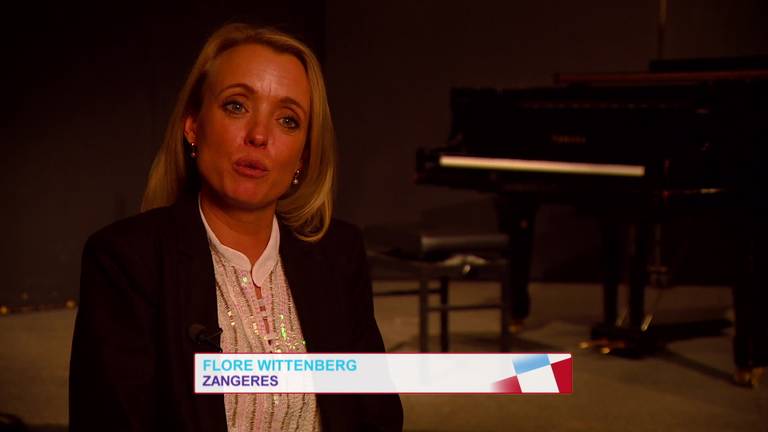 Flore Wittenberg repeteert voor Sinatra-show