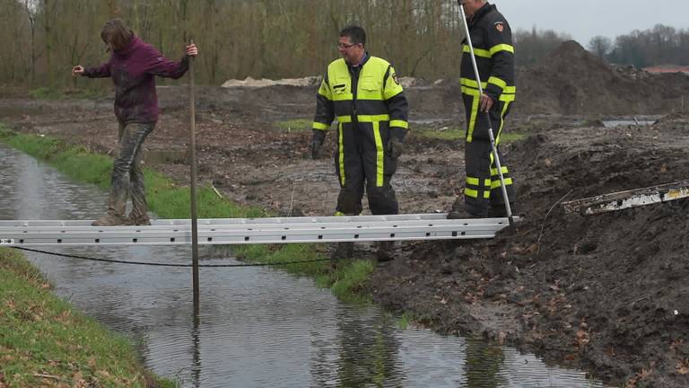 Vrouw zakt weg in drijfzand in Etten-Leur