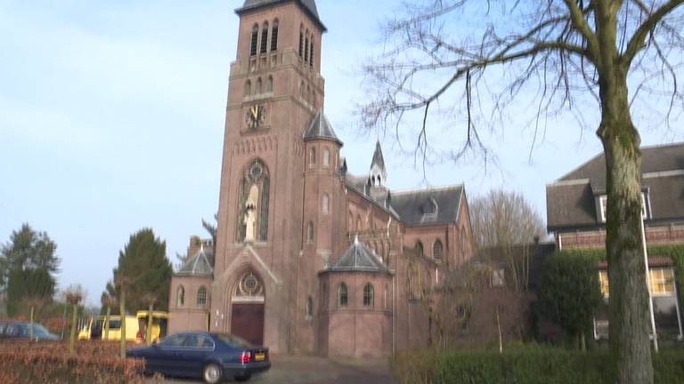 Skaten in de kerk is 'ideaal' en 'eigenlijk heel raar', maar deze kinderen mochten het