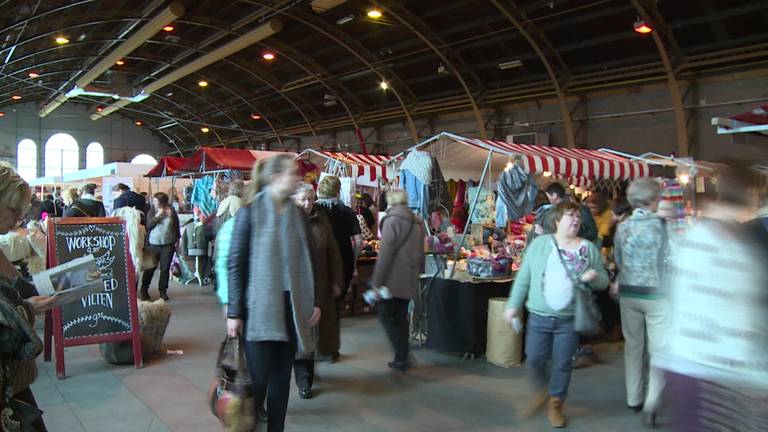 Breiende kerels waren het succesnummer op de eerste Brabantse Knit en Knot beurs.