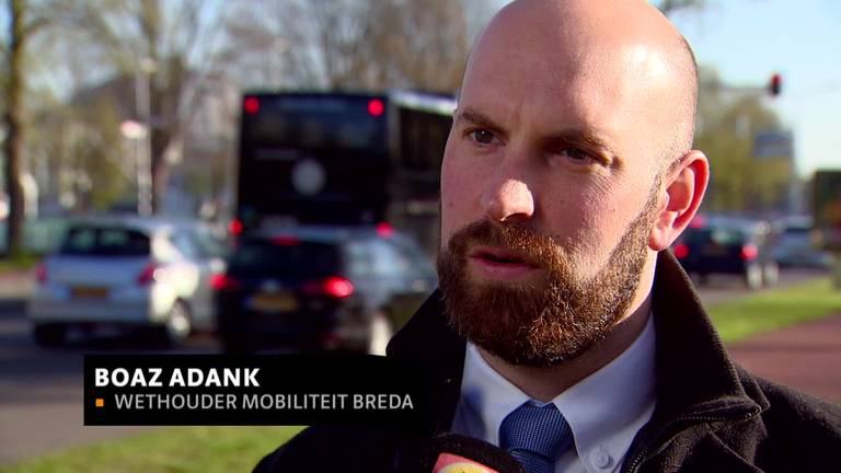 Breda start met lokaal spitsmijden aan Wilhelminasingel, 'Het is hier 's ochtends echt aansluiten'