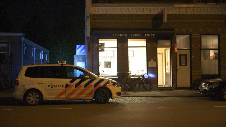 Klanten cafetaria Breda werken overvaller naar buiten
