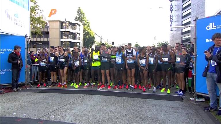 Keniaan Festus Talam wint 33e Eindhoven Marathon; Harm Sengers uit Eindhoven beste Nederlander.