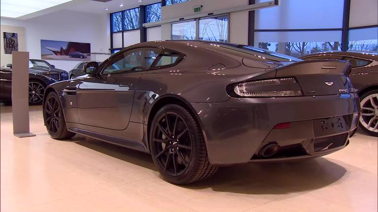 Aston Martin van Max Verstappen is te koop in Eindhoven