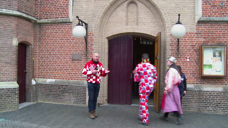 Kaaiendonks carnaval van start met vrolijke kerkdienst