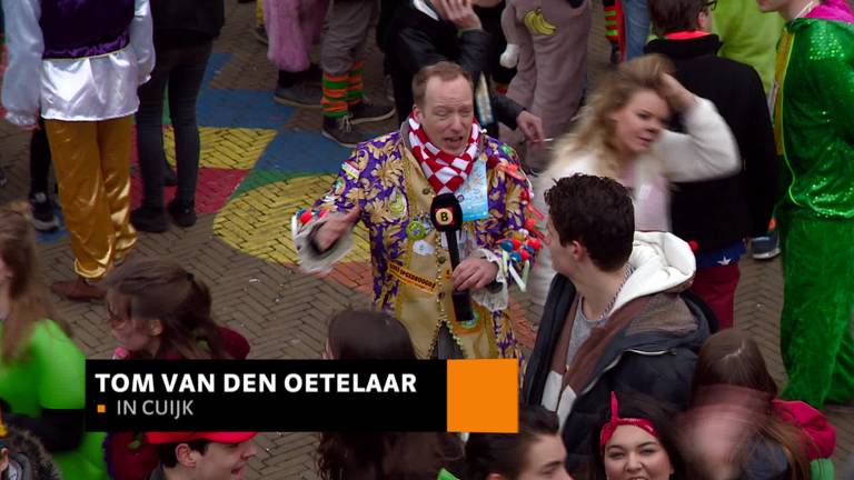 Hoe leid je 20.000 carnavalsvierders door de nauwe straatjes van Cuijk? Met een crowd control center