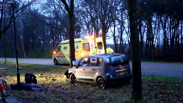 Twee gewonden gevonden in berm in Hapert