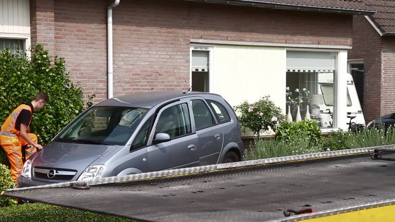 Vrouw vergist zich in pedaal