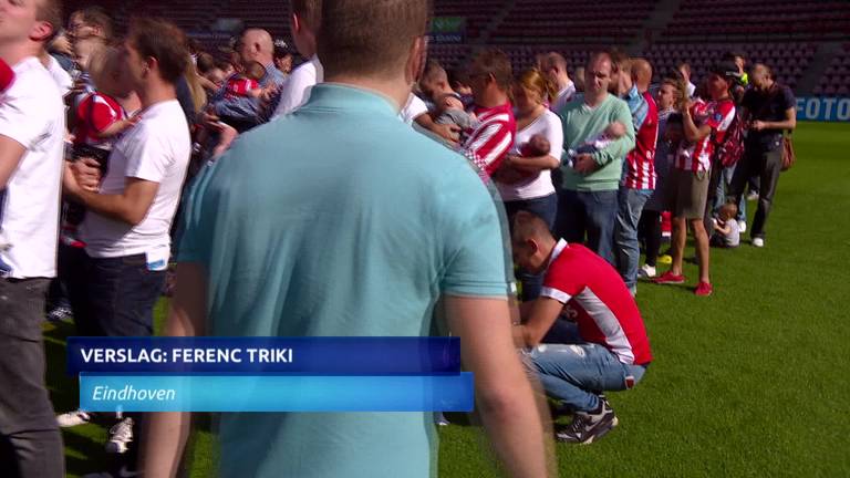 Nieuwe generatie PSV-fans op de foto